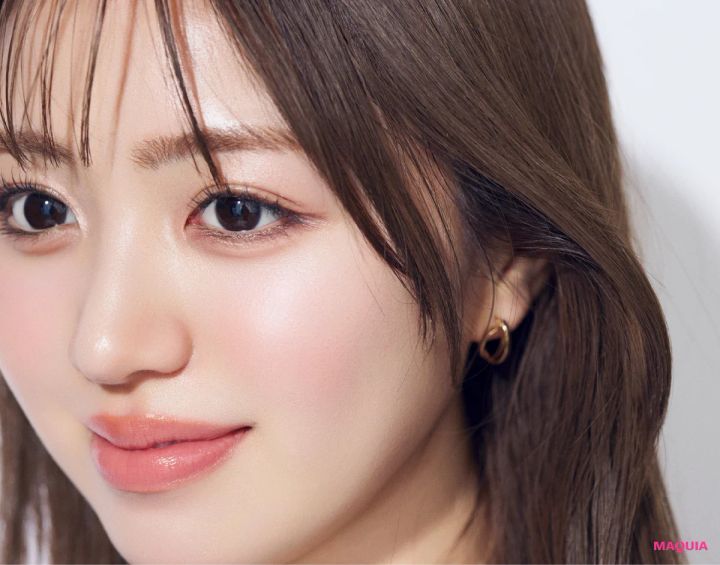 ニュアンス巻き ゆるふわ巻き のポイント 耳をチラ見せで空気感と多幸感を演出