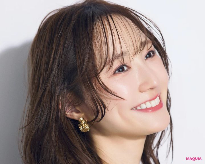 ニュアンス巻き ゆるふわ巻き のポイント 顔まわりの内巻き毛束は小顔印象をサポート