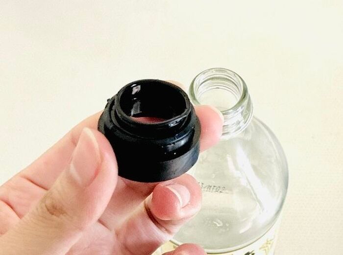 『フタ』がブチっとちぎれた調味料ボトル、そのまま捨てるの待って！こうすれば簡単に取り外せます♪
