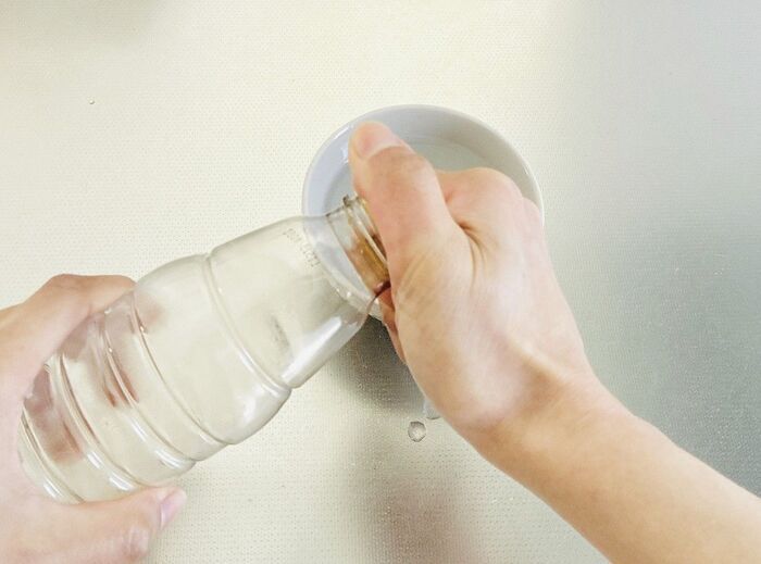 『フタ』がブチっとちぎれた調味料ボトル、そのまま捨てるの待って！こうすれば簡単に取り外せます♪