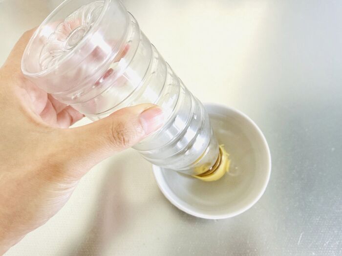 『フタ』がブチっとちぎれた調味料ボトル、そのまま捨てるの待って！こうすれば簡単に取り外せます♪