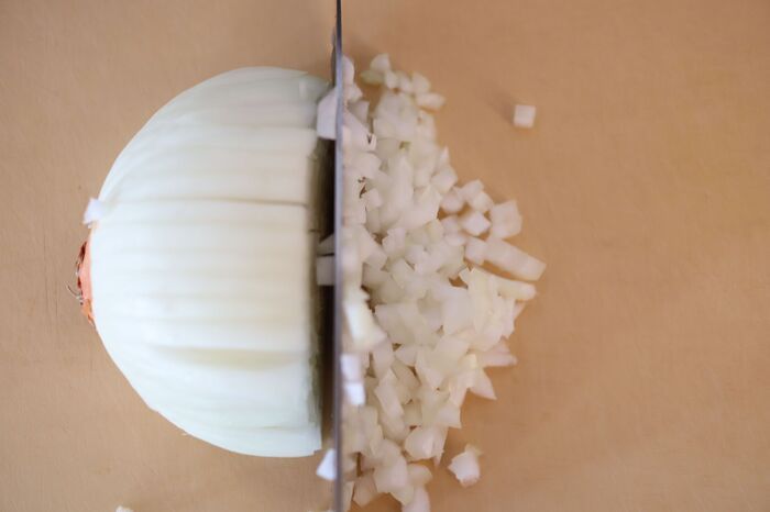 『たまねぎ』は丸ごと冷凍も大正解♡大量ゲットも安心！おいしく保存するコツとは？