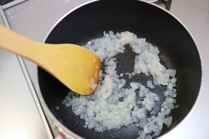 『たまねぎ』は丸ごと冷凍も大正解♡大量ゲットも安心！おいしく保存するコツとは？