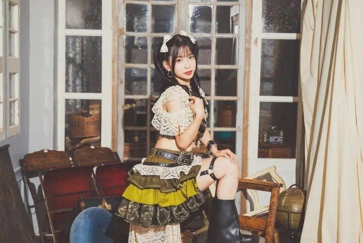 歌手・亜咲花アーティスト写真