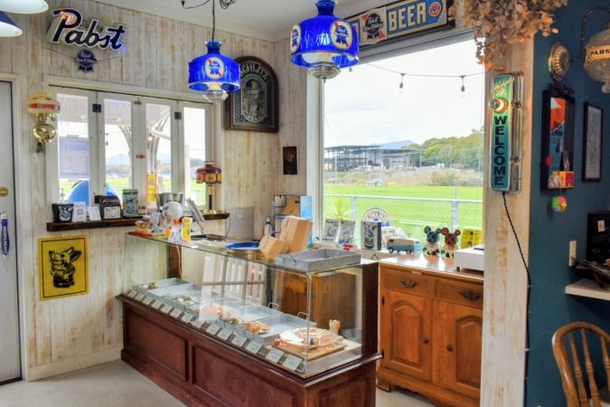 『Mick DOUGHNUTS（ミックドーナツ）』店内レジカウンター