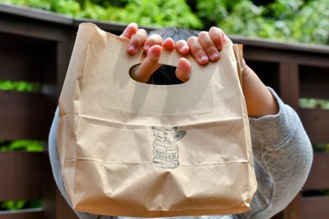 『Mick DOUGHNUTS（ミックドーナツ）』 テイクアウトのショップバッグ