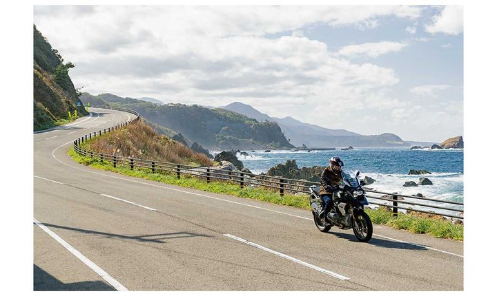 【保存版】一度は愛車で行きたい「日本の離島」5選｜フェリーで渡る非日常のバイク旅