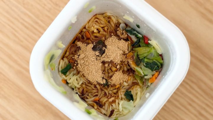 ファミリーマート,麻辣湯好きに朗報です 汁なしまぜそば 麻辣湯味