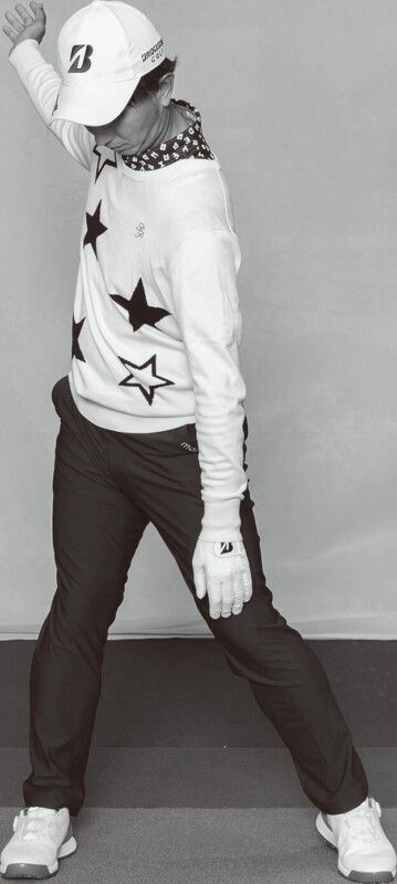 「右ヒザを曲げたまま」は間違い？バックスイングの正解は？