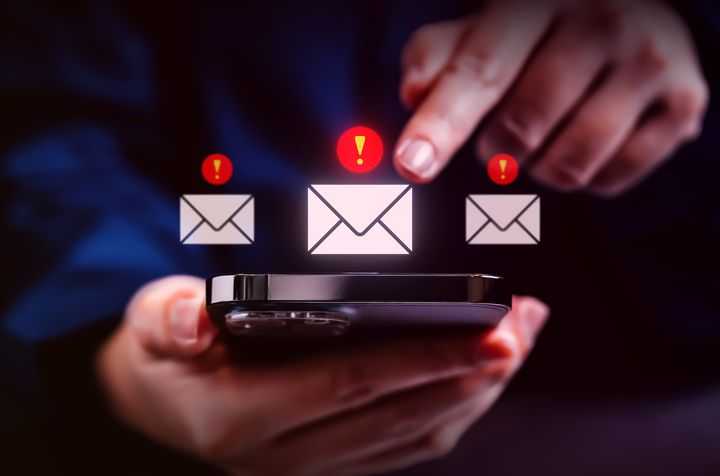 「電気を止める」という脅し文句…そのSMSは詐欺かもしれません