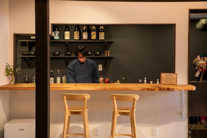 朝一番に「朝ごはん屋楽庵」へ。鎌倉の古民家で玉子焼きとシラスごはんの和定食