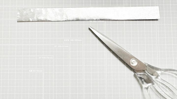 【100均】スチールプレートでDIYが楽しくなる♪カットできるかも検証