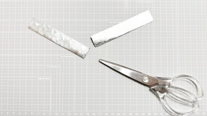 【100均】スチールプレートでDIYが楽しくなる♪カットできるかも検証