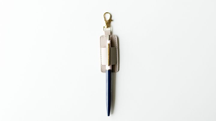 100均のペンホルダーが優秀！売り場も解説【セリア・ダイソー】