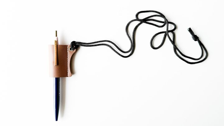 100均のペンホルダーが優秀！売り場も解説【セリア・ダイソー】