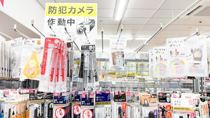 100均のペンホルダーが優秀！売り場も解説【セリア・ダイソー】