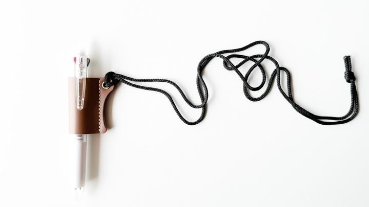 100均のペンホルダーが優秀！売り場も解説【セリア・ダイソー】