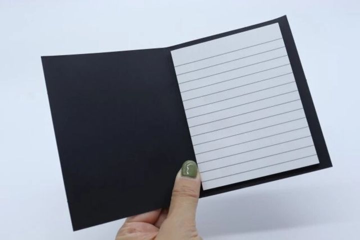 ダイソーのノート罫線入ふせん カバー付 30枚