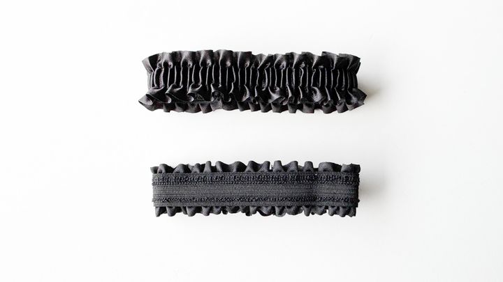 【100均】ダイソーのアームバンドが話題！セリア・キャンドゥの商品は？