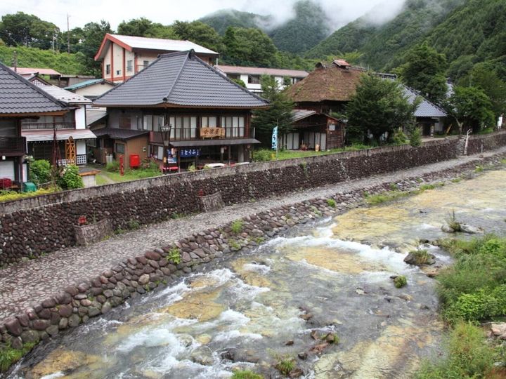 All About ニュース編集部が全国250人を対象に実施した「難読駅に関するアンケート」の調査結果から、桃太郎電鉄で読むのが難しいと思う「栃木県の物件駅」ランキングを発表！ 2位「湯西川」を抑えた1位は？