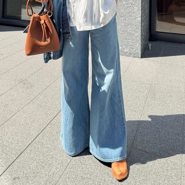 UNIQLO：C「ローライズワイドジーンズ」