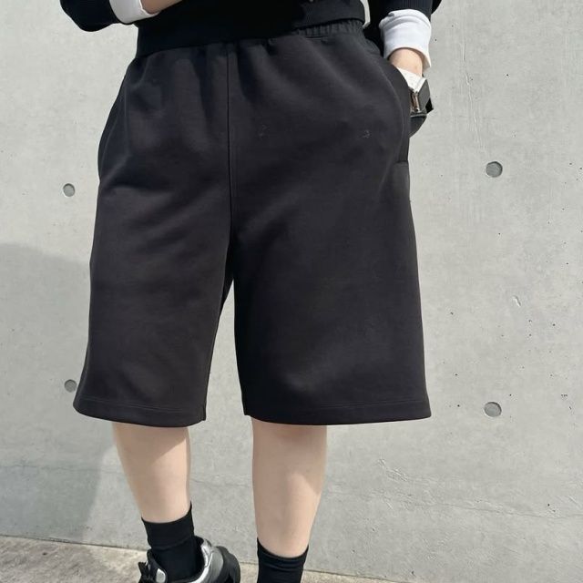 UNIQLO：C「スウェットワイドショーツ」