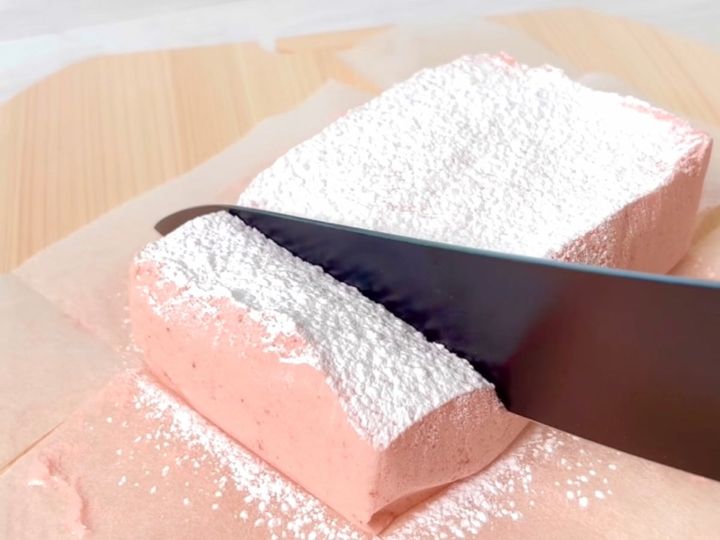 いちごのマシュマロ