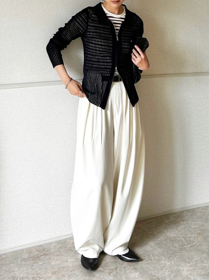 ブルゾンとボーダーミニTコーデの上半身アップ