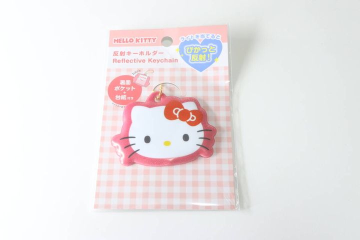 ダイソーの反射キーホルダー キティのパッケージ