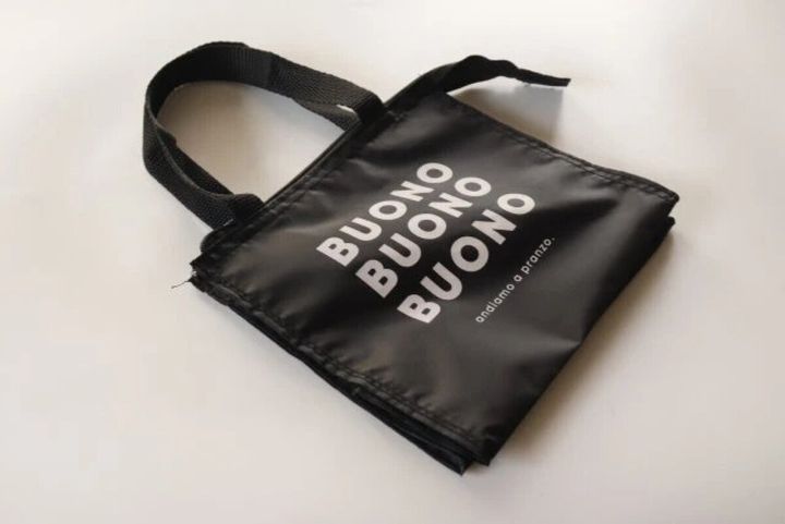 ダイソー 洗えるマチ広ランチバッグ