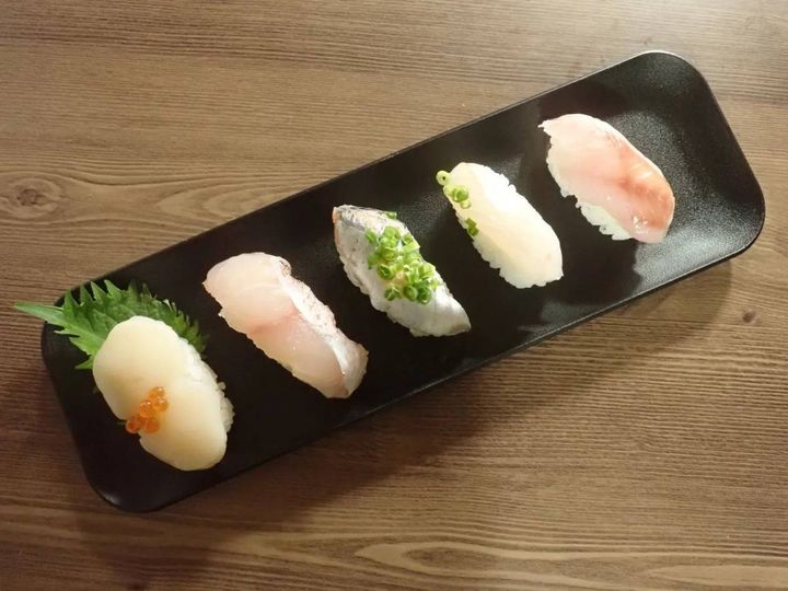 DAISO(ダイソー)：深月レンジ食器(長皿、31cm×10cm、黒)