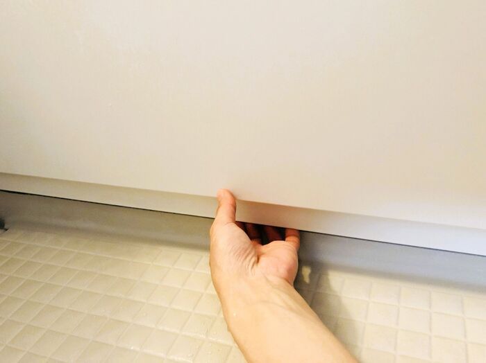 浴槽の『エプロン』外せるって知ってた？気になる内側をのぞいてみたら…→即、掃除します！