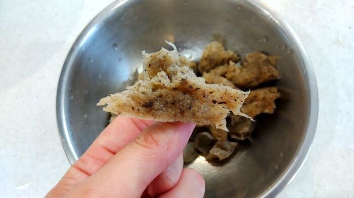 こんにゃくをギュッと絞ると…まるでお肉に！？噂の裏ワザを試してみたら、超絶美味だった。