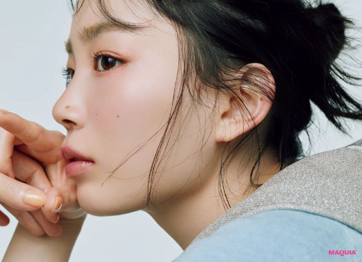 俳優 宮﨑 優さん × ヘア＆メイク 福岡玲衣さんの多幸感メイク ピンクとコーラルのレイヤード ピンクとコーラルのレイヤードで“じんわり”奥行き