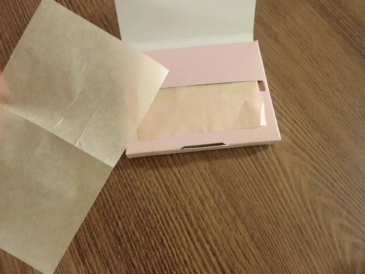 DAISO(ダイソー)：あぶらとり紙(ポップアップタイプ、猫)