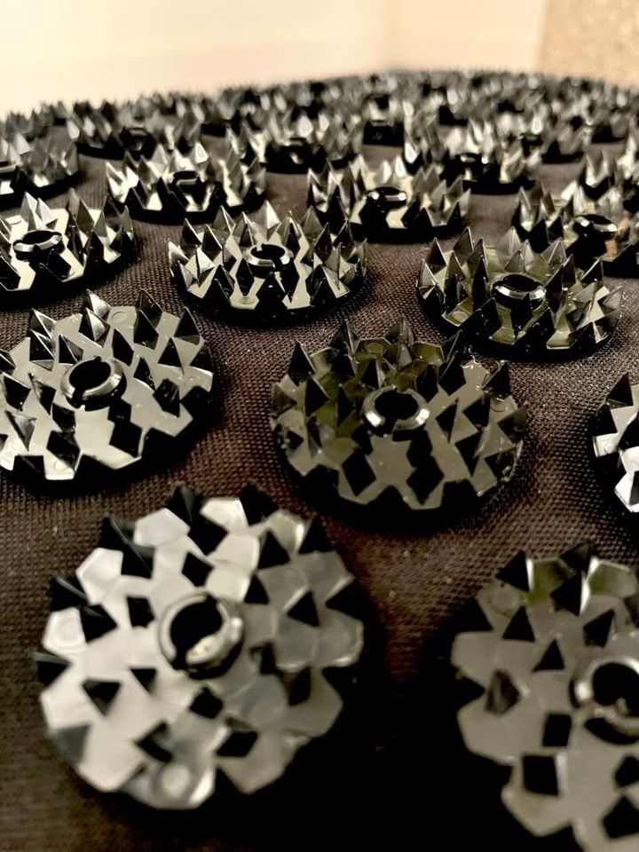 シャクティマット、オリジナルのスパイク