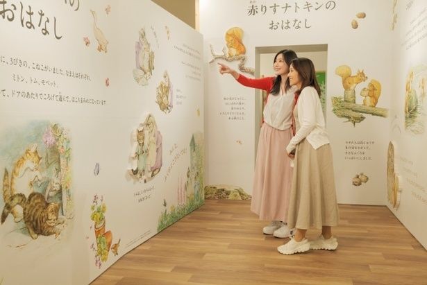 ショップ内には、絵本の世界観を楽しめるギャラリーも