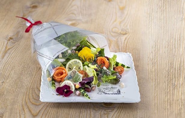 マグレガーおじさんのとれたて野菜のブーケサラダ(1800円)