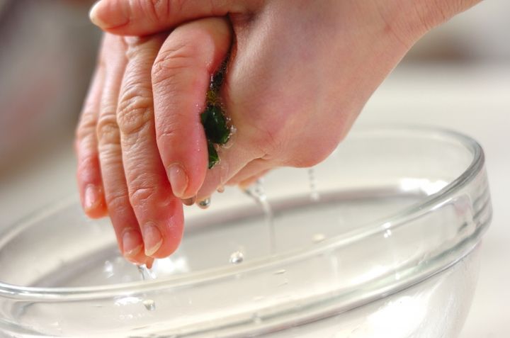 小松菜と油揚げのだし浸しの作り方1