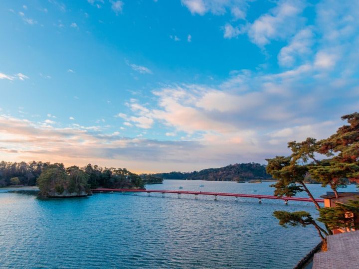 All About ニュース編集部が全国250人を対象に実施した「温泉地に関するアンケート」の調査結果から、グルメも楽しめると思う「宮城県の温泉地」ランキングを発表！ 2位「松島温泉」を抑えた1位は？