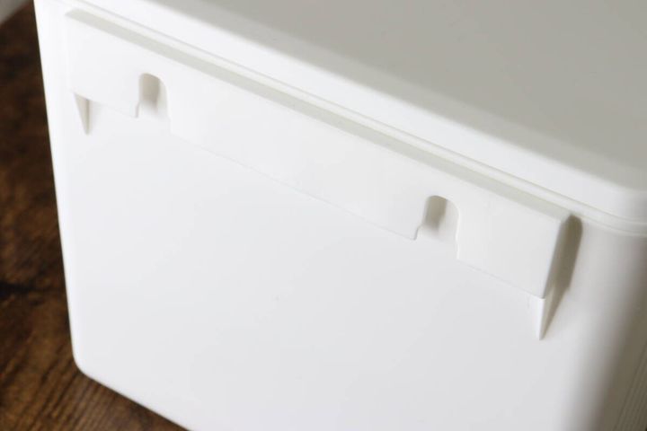 扉や引き出しに掛けられるフタ付ゴミ箱 フック