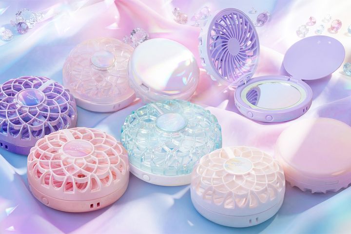 ハンディーファン「ミラハナファン」（コスメ型 女優ミラー＆ライト付き）／￥2,998（税込み）