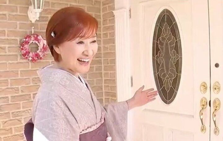 【写真・画像】“4億5千万円をキャッシュで支払い”松居一代、日本の自宅を公開「すべては財を成すためです」 1枚目