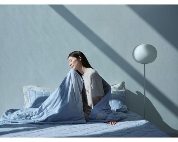 冷房環境下でも快適に過ごせる夏⽤掛け布団が登場！