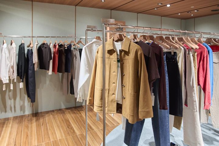 画像: カジュアルスタイルに必須のスウェットアイテムも豊富