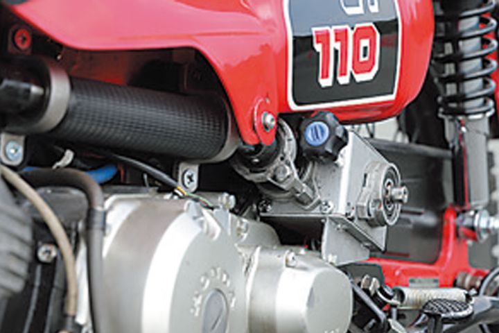 【魔改造】カブの常識が崩壊！カフェカブ九州を制した「自作2WD」のハンターカブが凄すぎる！