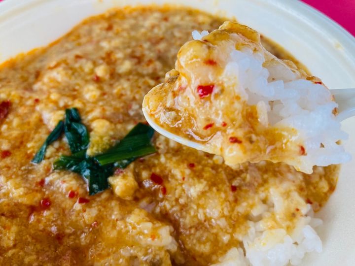 「成程ご飯が進みます！」「再現レシピを公開してくれ！」【セブン】にんにくの主張がすごい「スタミナ玉子飯」