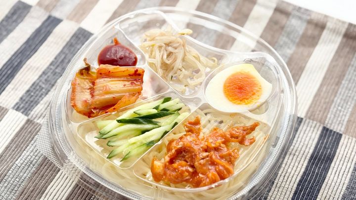 爽やかな辛みがクセになる！【ファミマ】に登場した韓国風チルド麺って？