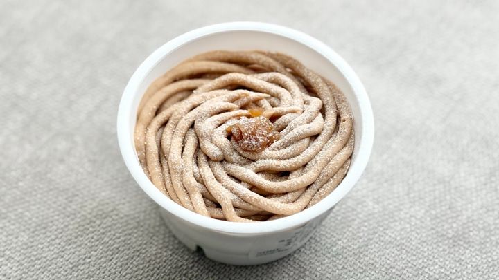 ザクザク感がアクセント！【ファミマ】植物生まれのカップスイーツが復活