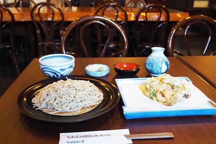 江戸時代の蔵で時を味わう♪ ノスタルジックに浸る小田原の隠れ家で蕎麦ランチを「そばと板わさ 美藏」